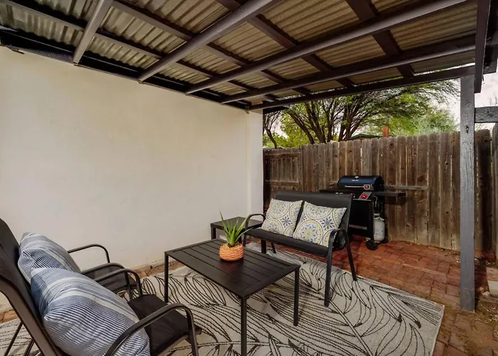 Central, 1 Bedroom 1 Ba, Fenced, Cozy, Holiday home Tucson