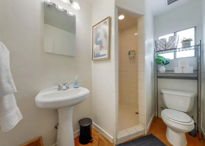 Central, 1 Bedroom 1 Ba, Fenced, Cozy, *