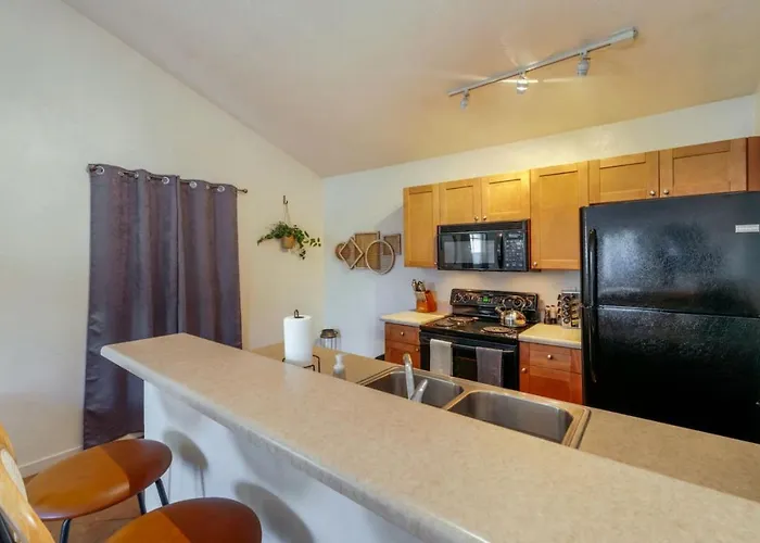 Holiday home Central, 1 Bedroom 1 Ba, Fenced, Cozy,
